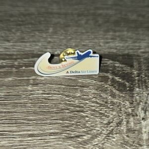 Delta Air Lines Airlines Flying Airplane Aircraft Above & Beyond Pin Aviation